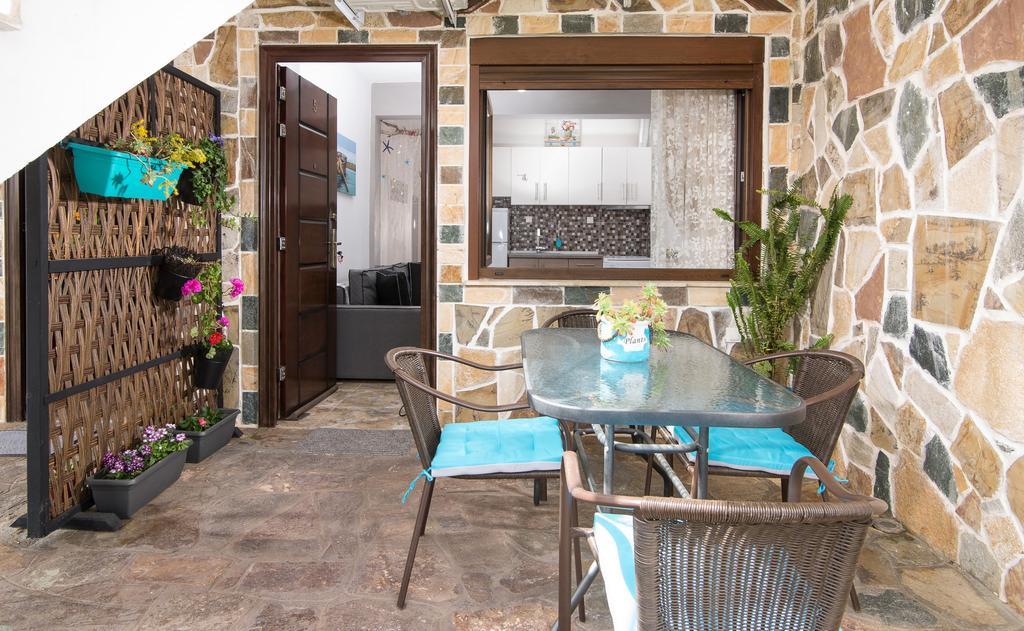 Simon King Apartment Vourvourou Bagian luar foto